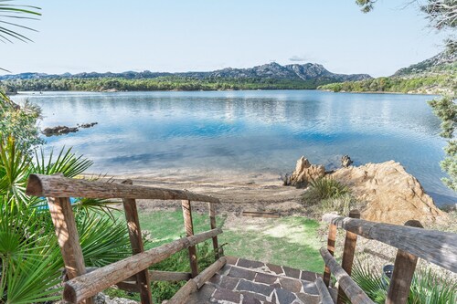 Rustic Villa, Air Conditioning and Beautiful Garden