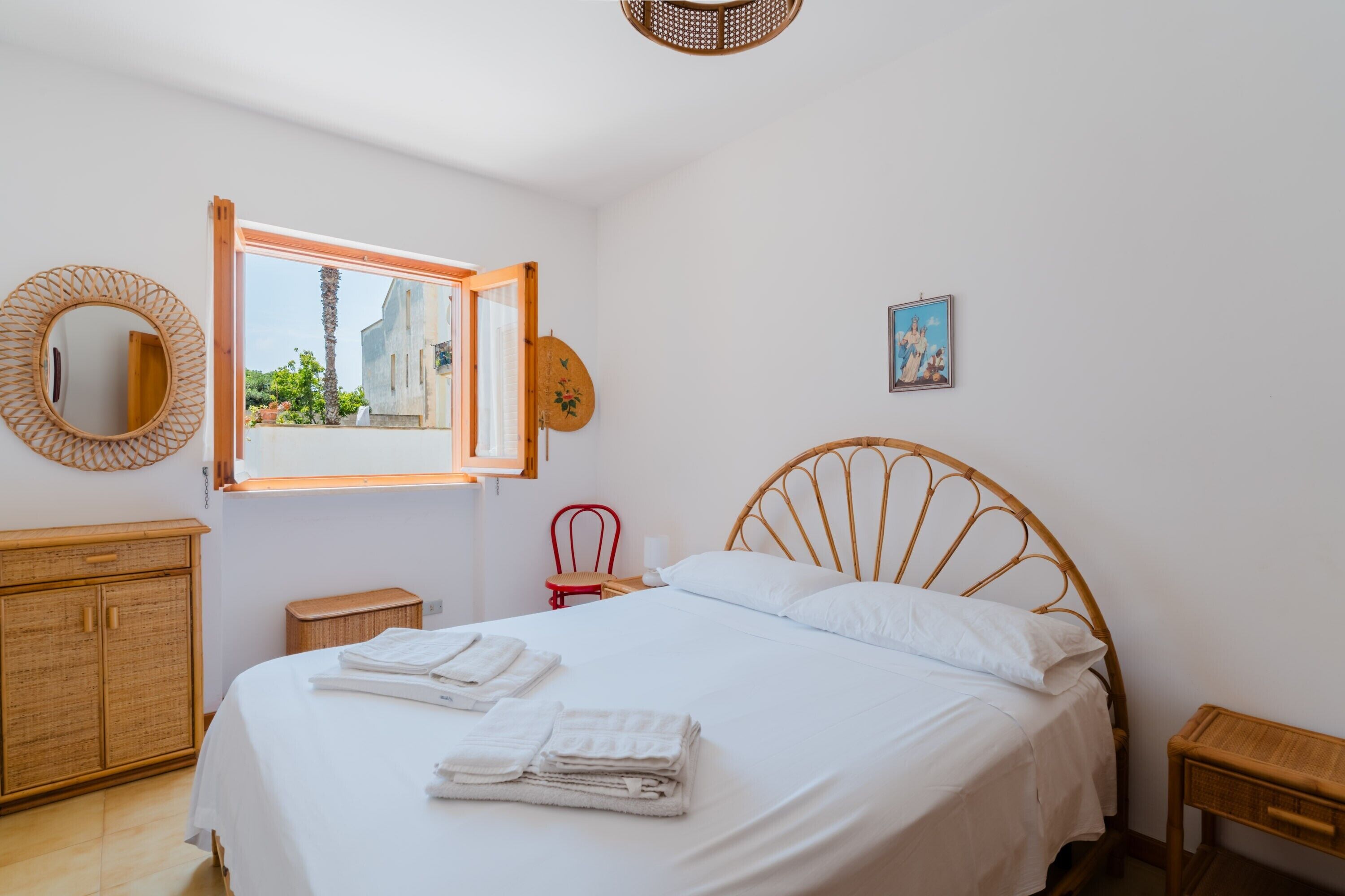 1 habitación, tabla de planchar con plancha, wifi y ropa de cama 