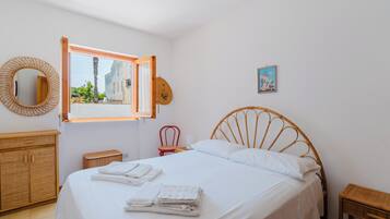 1 chambre, fer et planche Ă repasser, draps fournis