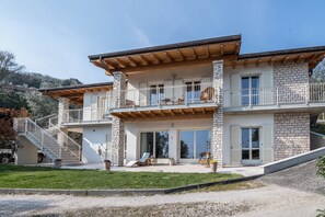 Esterni