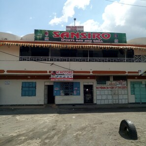 Façana frontal de l'allotjament