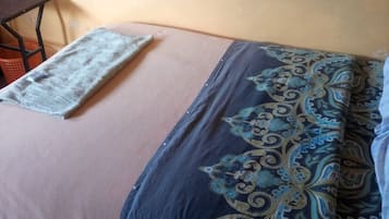 Single Room | Desk, free WiFi, bed sheets
