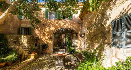 Wunderschönes Ferienhaus "Finca Son Banus" mit WLAN, Balkon