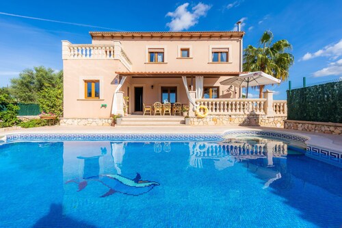 Rustic Holiday Home "Los Tres Soles" with Pool, Terraces & Wi-Fi