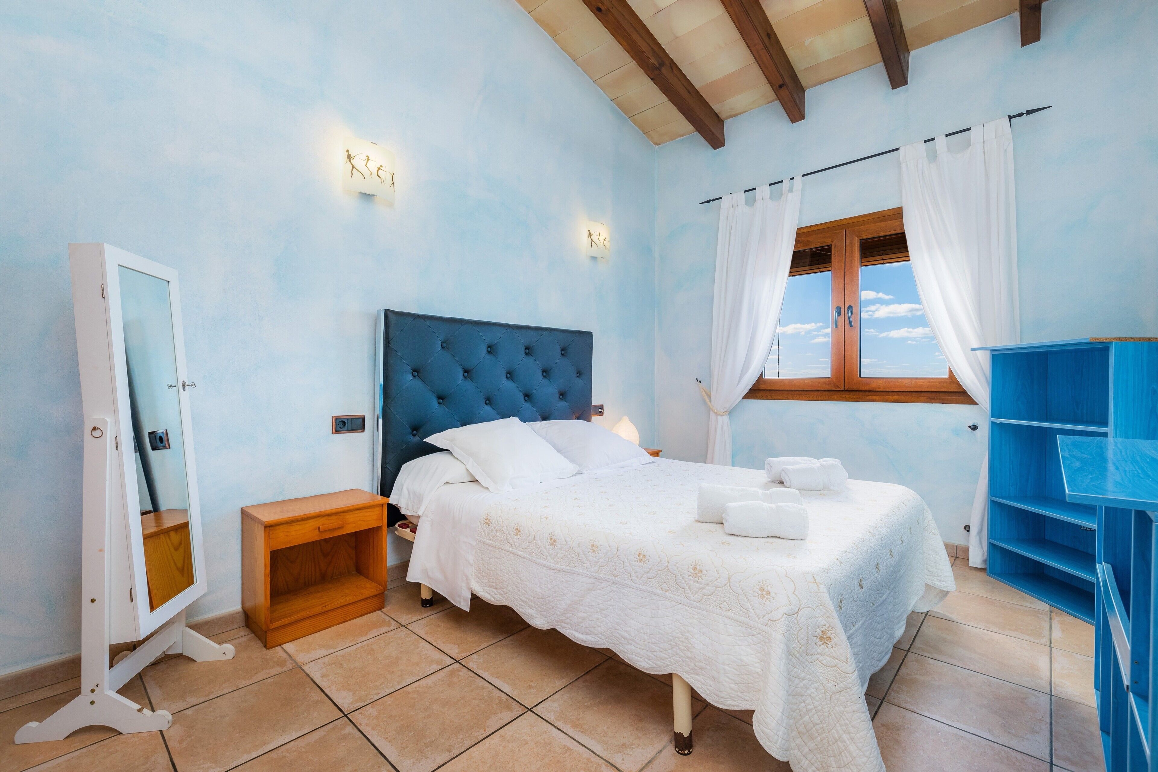 5 slaapkamers, een strijkplank/strijkijzer, gratis wifi, beddengoed