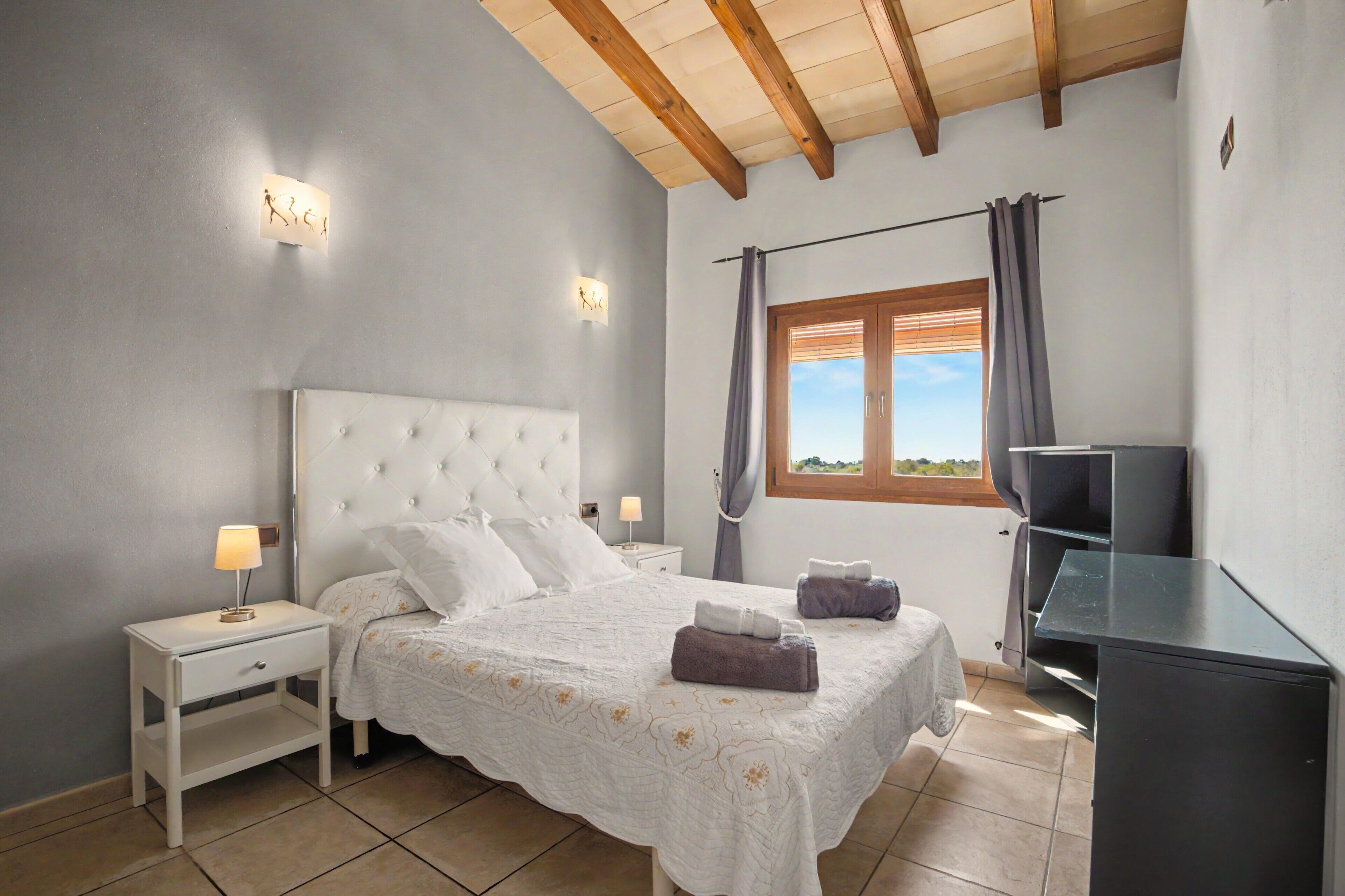 5 dormitorios, tabla de planchar con plancha, wifi gratis y ropa de cama