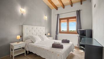 5 dormitorios, tabla de planchar con plancha, wifi gratis y ropa de cama