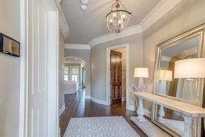 4 bedrooms, Internet, bed sheets