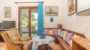 Télévision, cheminée