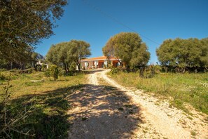 Property grounds - Holiday Apartment with Spacious Outside Area; Parking Available (ONIFAI)