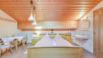 3 Schlafzimmer, kostenloses WLAN, Bettwäsche