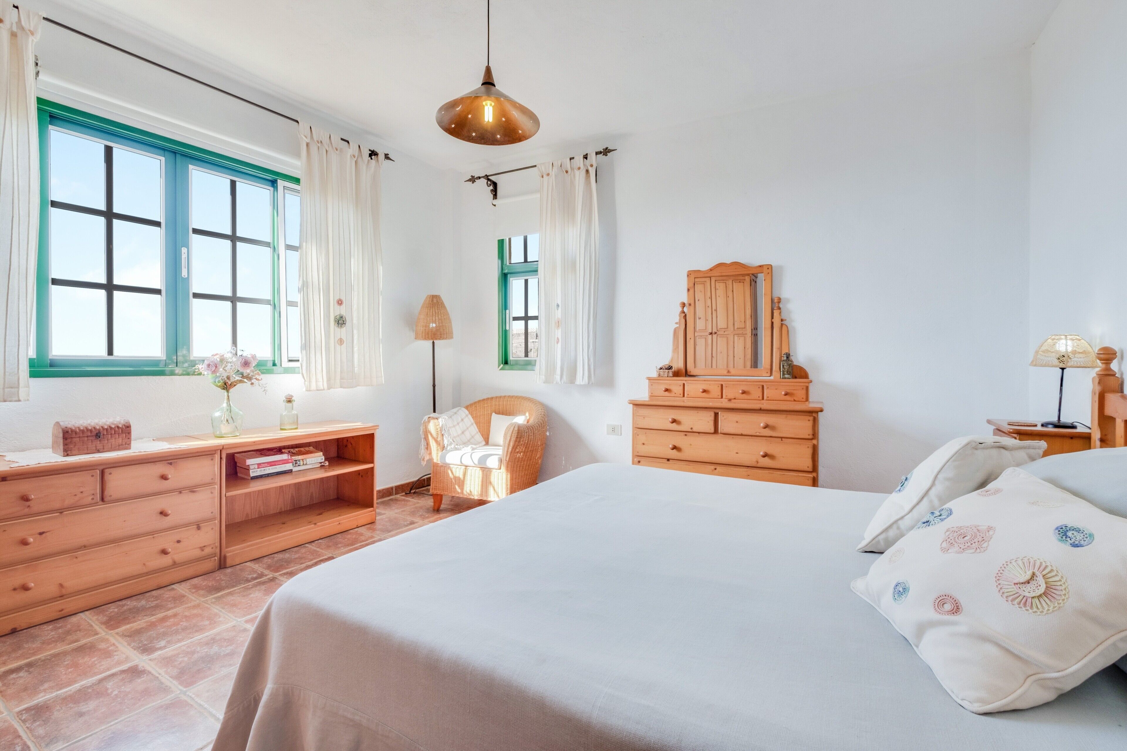 4 chambres, fer et planche à repasser, Wi-Fi gratuit, draps fournis