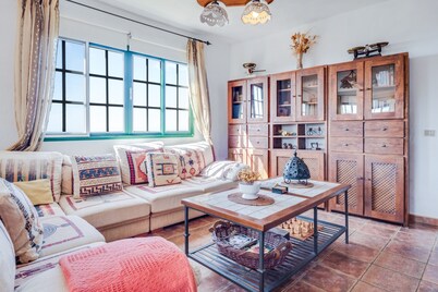 “La Casita del Viejo” with, Sea View, Wi-Fi, Terrace, Garden & Pool