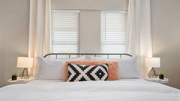 1 chambre, bureau, fer et planche à repasser, Wi-Fi