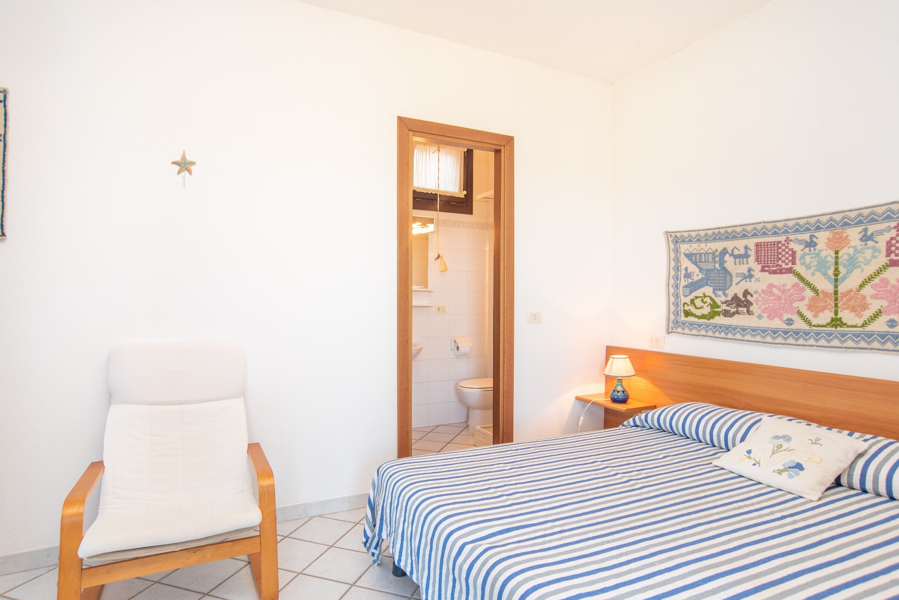 2 bedrooms, bed sheets