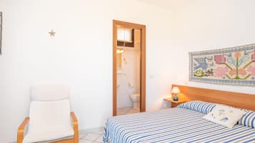 2 bedrooms, bed sheets