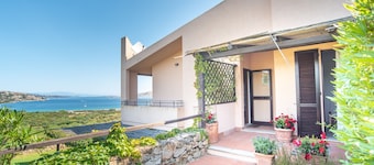 Holiday Apartment with Panoramic Sea View and Balcony; Parking Available; Pets Allowed