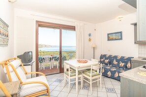 TV - Holiday Apartment with Panoramic Sea View and Balcony; Parking Available; Pets Allowed (Palau)