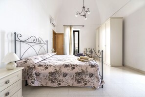 3 habitaciones, tabla de planchar con plancha y wifi gratis 