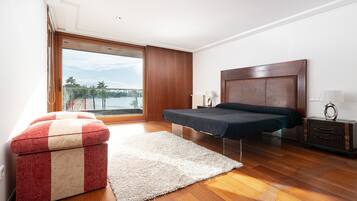 4 sovrum, strykjÀrn/strykbrÀda, wi-fi och sÀngklÀder