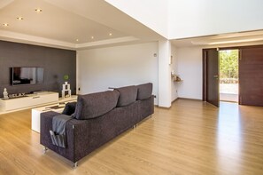 Interior - Modern Farmhouse "Finca Torrat" near Muro and Playa de Muro (Muro)