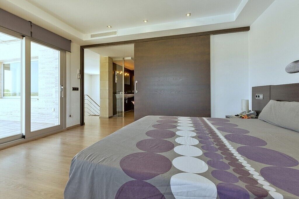 3 makuuhuonetta, silitysrauta/-lauta, ilmainen Wi-Fi, vuodevaatteet