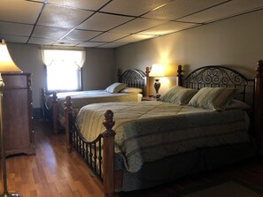 3 dormitorios, tabla de planchar con plancha, wifi gratis y ropa de cama