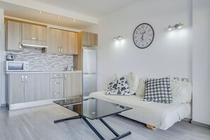 Interior - Charming Apartment “Mar Azul Del Sur” with Sea View, Wi-Fi, Terrace & Shared Pool (Santa Cruz de Tenerife)