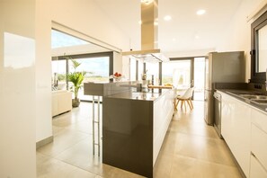 Fridge, microwave, oven, stovetop - Fantastic new built Finca with lots of comfort between Muro and Can Picafort (Muro)