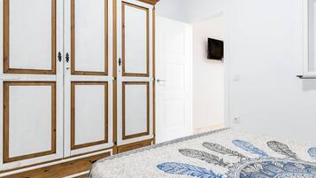 1 chambre, fer et planche Ă  repasser, Wi-Fi gratuit, draps fournis