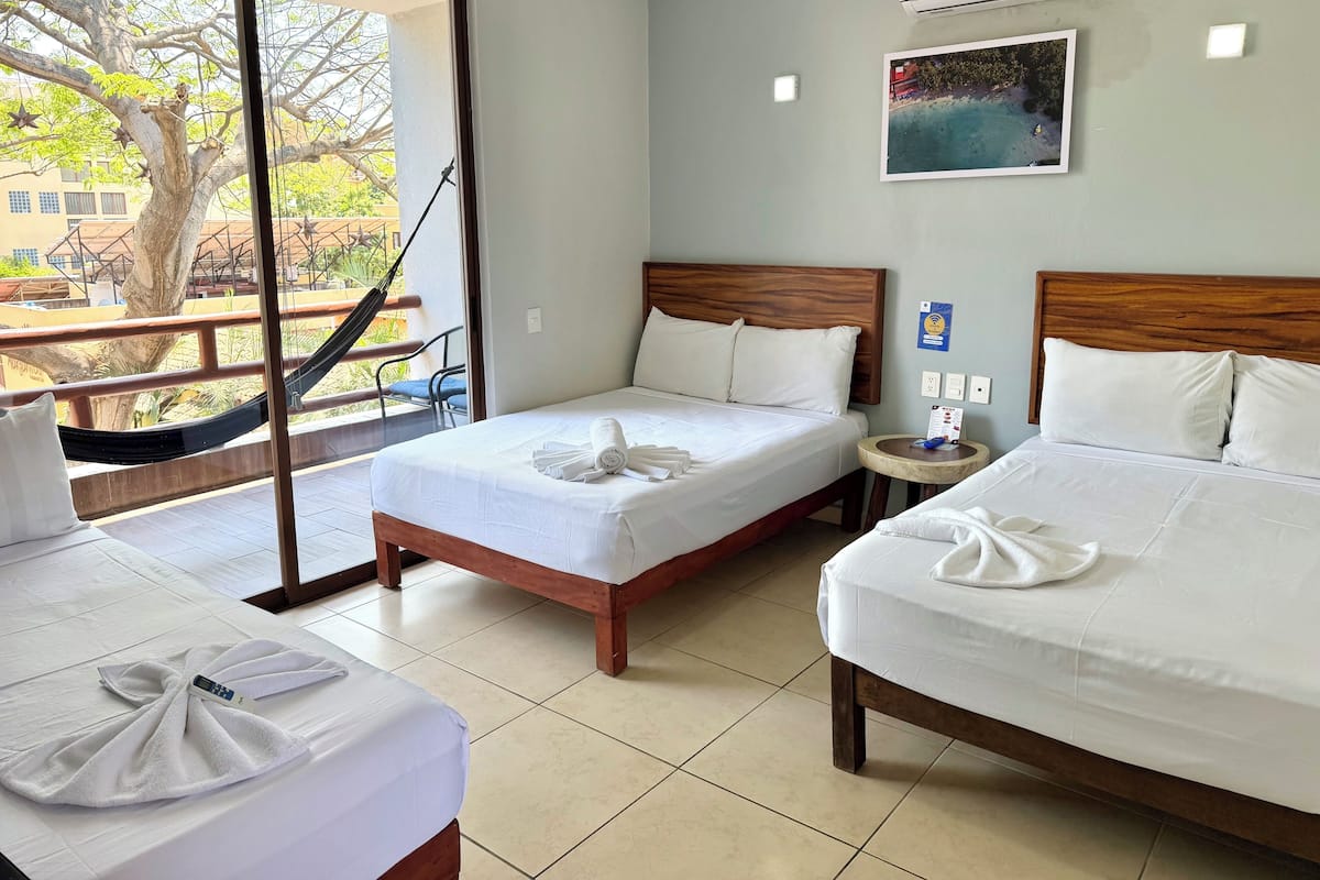 Classic Triple Room | Iron/ironing board, free WiFi