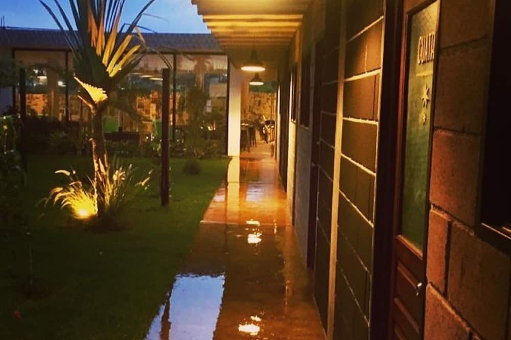 Cálido Cosmos Hotel