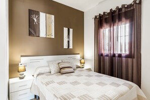 1 slaapkamer, een strijkplank/strijkijzer, gratis wifi, beddengoed