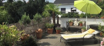 Rustig appartement "Beletage" dichtbij het centrum met terras & Wi-Fi