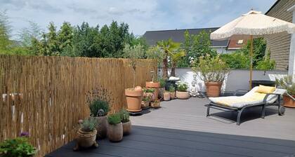 Ruhige Ferienwohnung "Beletage" in Zentrumsnähe mit Terrasse & WLAN