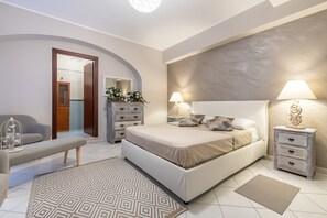 2 dormitoris, planxa i posts de planxar, wifi gratuïta i roba de llit 