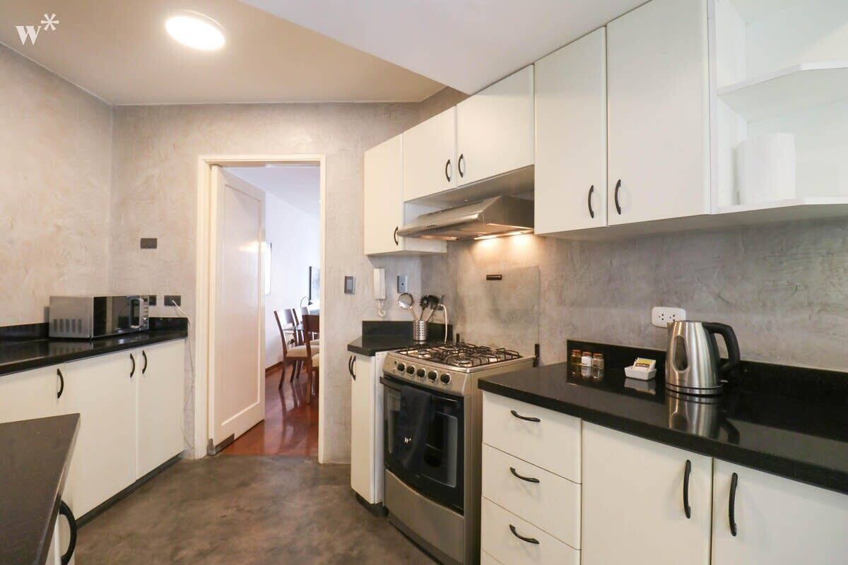 雪櫃、微波爐、焗爐、爐具