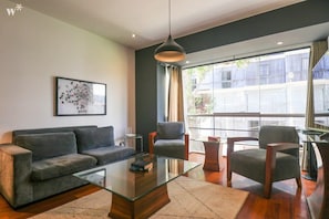 TV, stereo, offices - w* | Larcomar Oceanview 2BR in Miraflores (Miraflores)