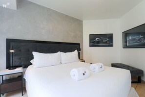 2 habitaciones, tabla de planchar con plancha, wifi y ropa de cama 