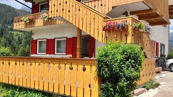Esterni