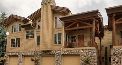 Lovin' Life. Near all the Fun Stuff! Now with A/C!