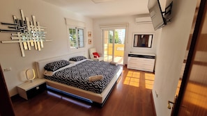 5 soverom, strykejern/-brett, wi-fi (inkludert) og sengetøy