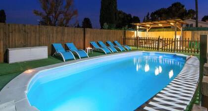 Impressive Villa Paraíso with Pool, Jacuzzi, Wi-Fi & Air Conditioning