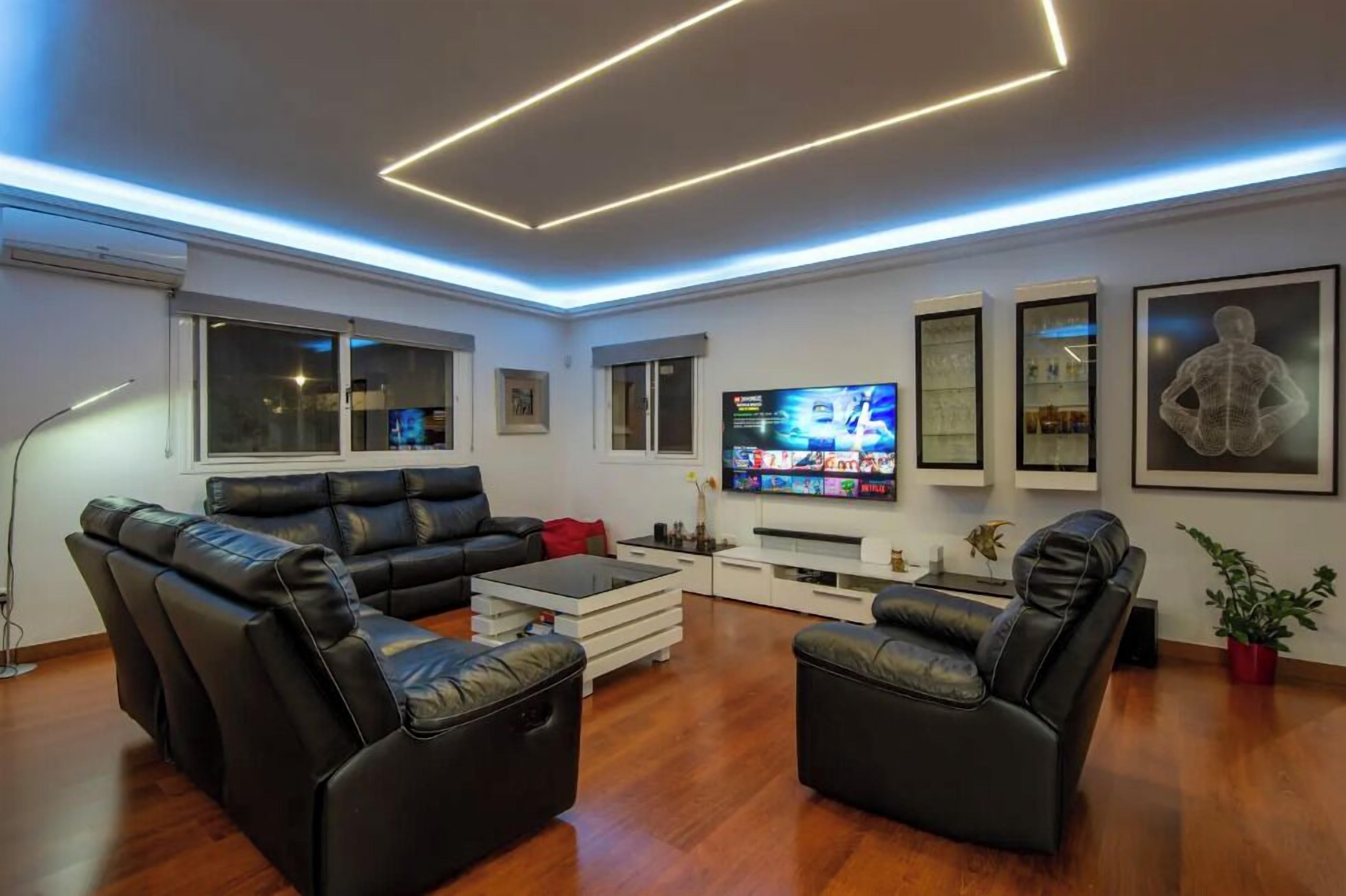 Fernseher, Videospiele, Netflix, DVD-Player