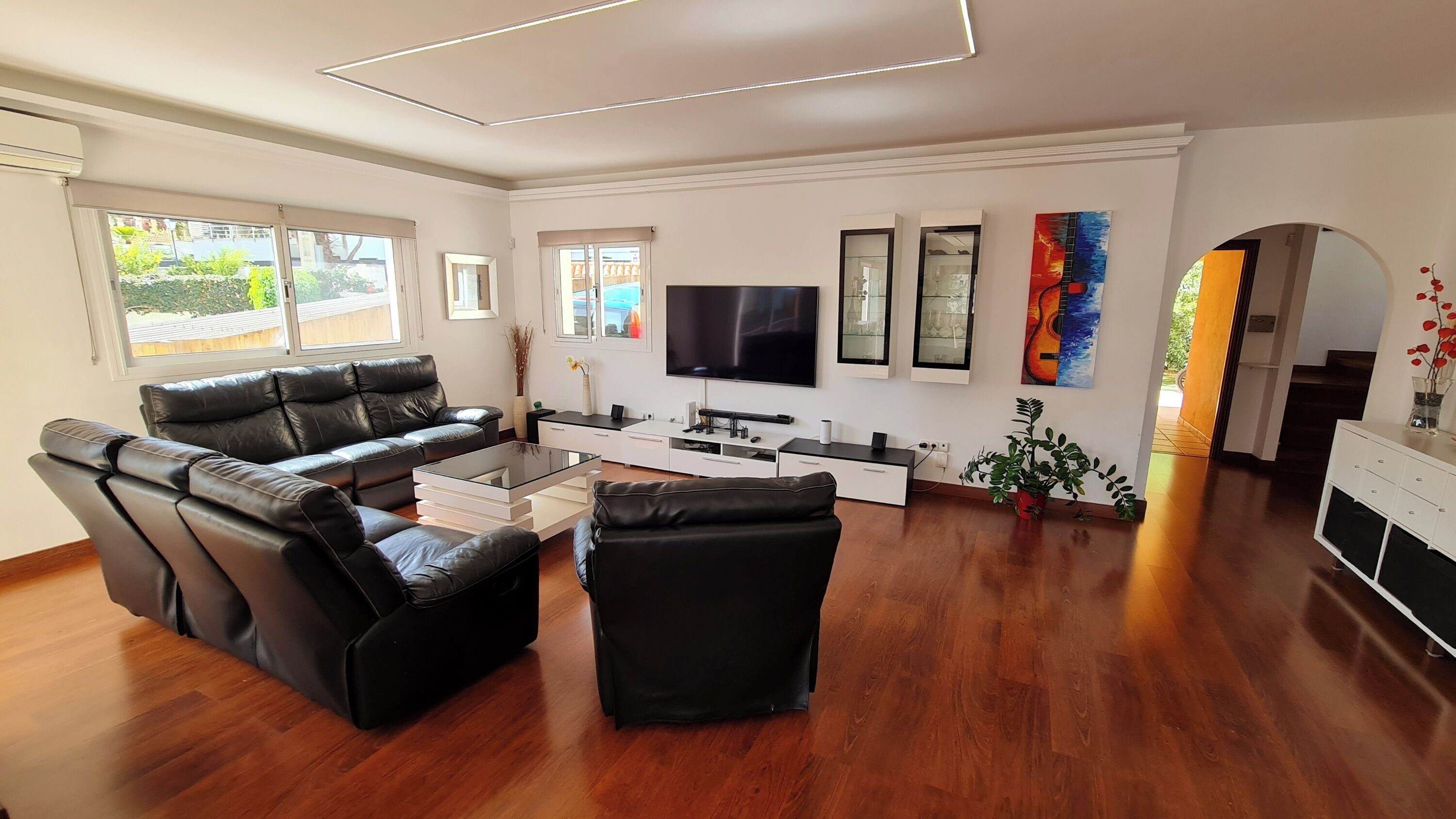 Televisión, videojuegos, Netflix y reproductor de DVD 