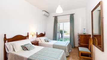 4 habitaciones, tabla de planchar con plancha y wifi gratis