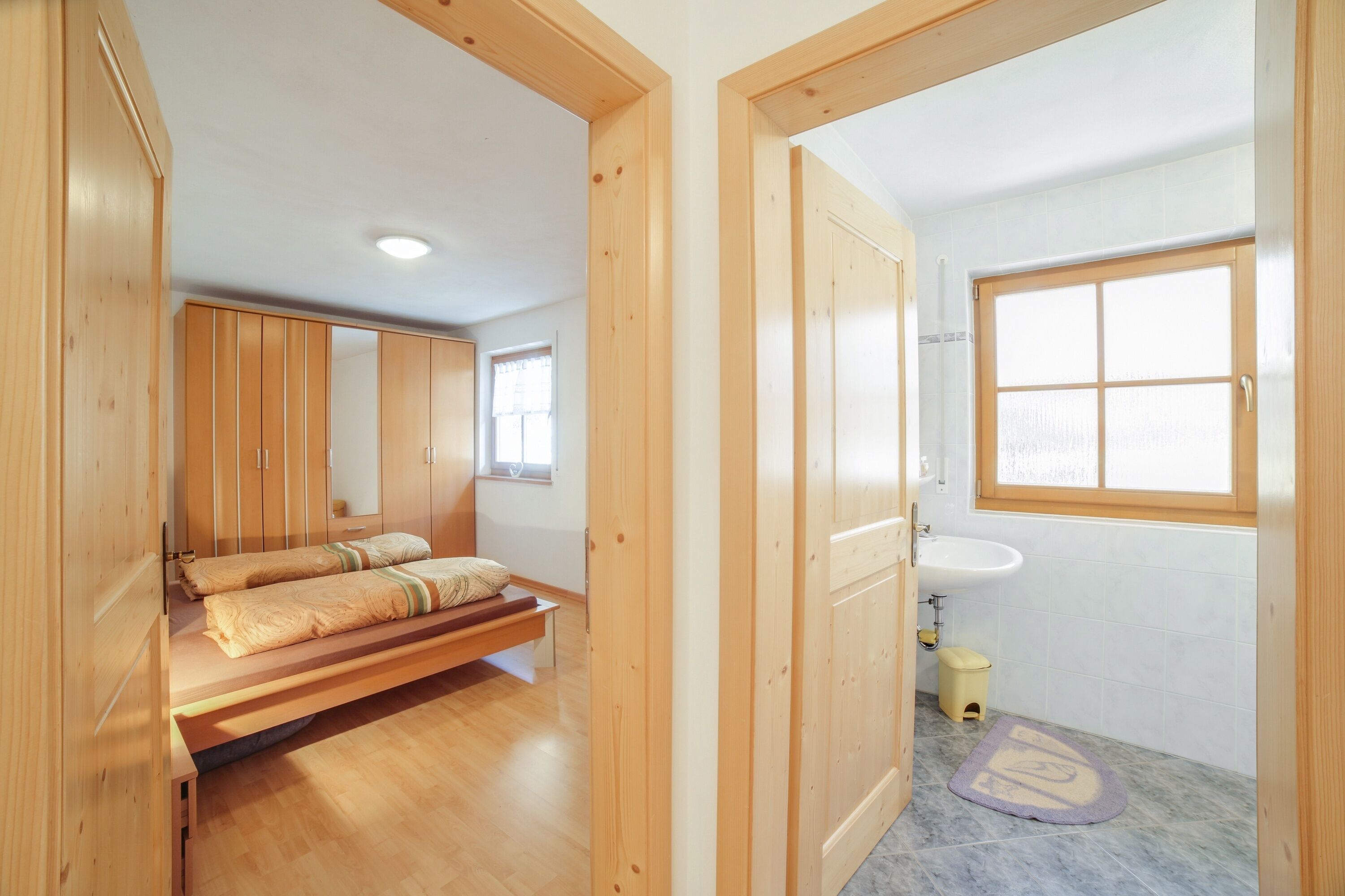 Ducha, secador de pelo, toallas