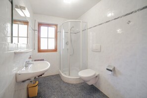Baignoire, serviettes fournies