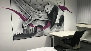 Literie de qualité supérieure, décoration personnalisée, bureau