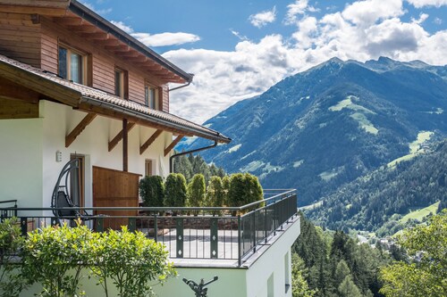 Apartment 'Hofschenke Pfeiftal - Bergwiese' with Mountain View, Shared Garden and Wi-Fi